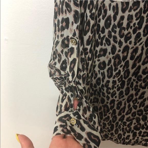 Leopard print long sleeve button down blouse - Picture 3 of 5